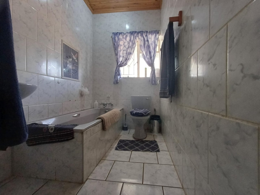 To Let 3 Bedroom Property for Rent in Adamayview North West
